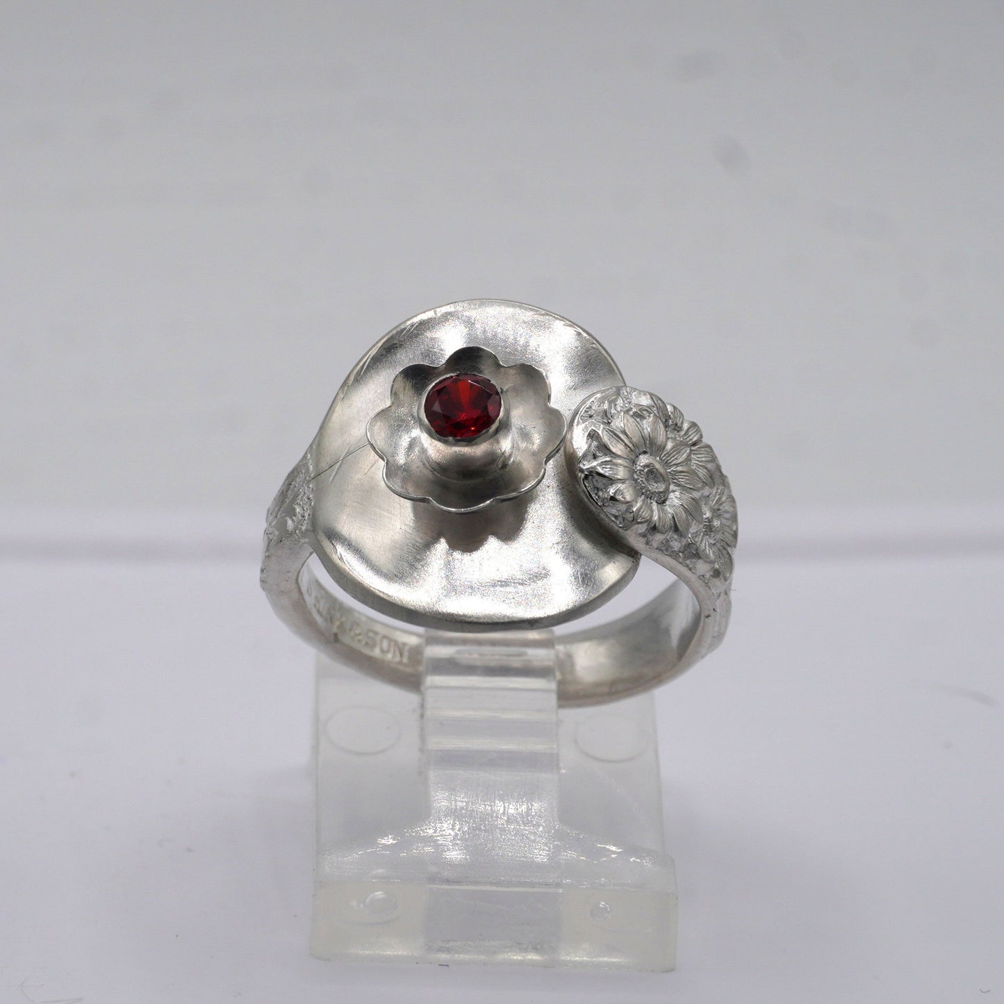 Spoon ring with Red stone