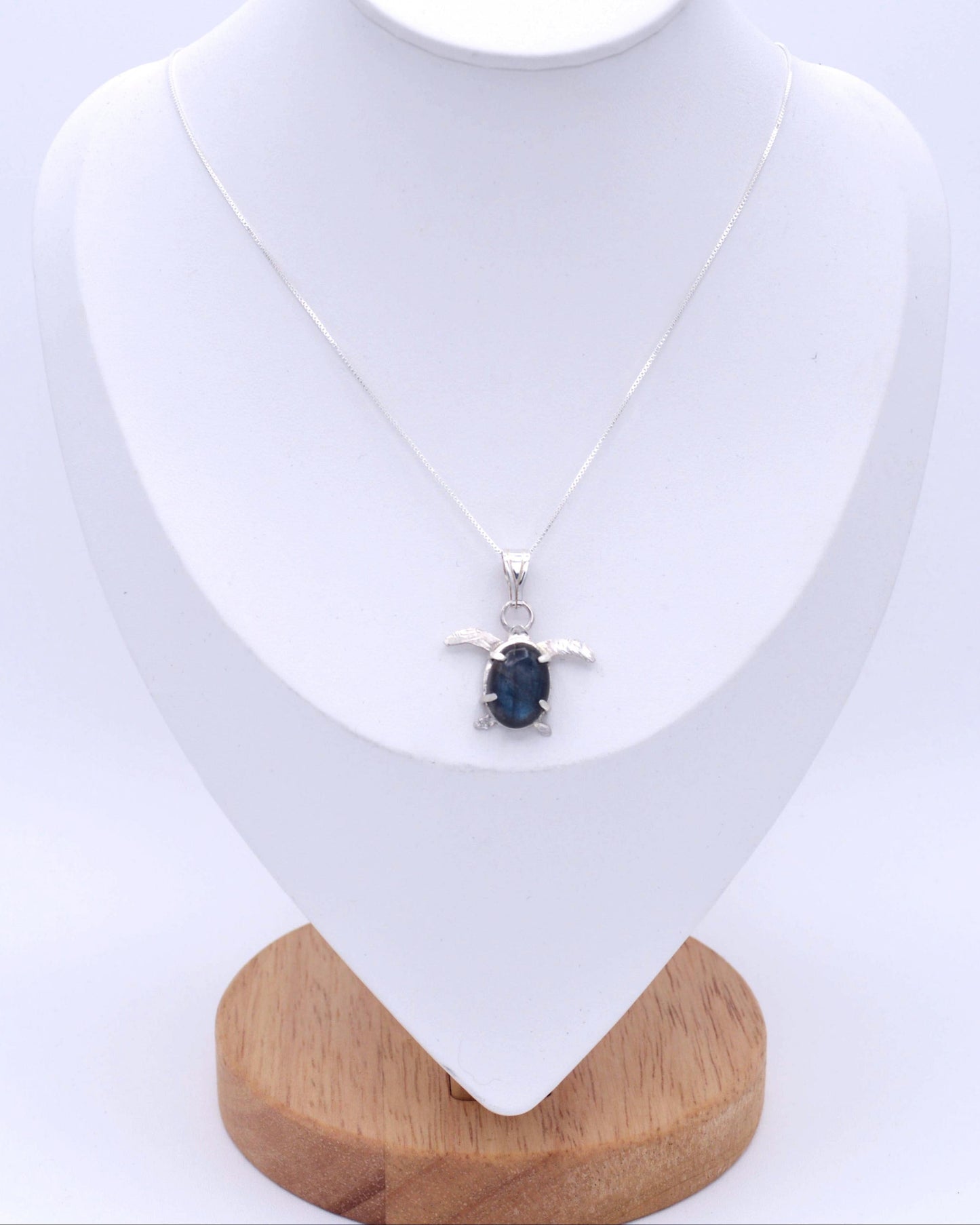 Labradorite Turtle pendant