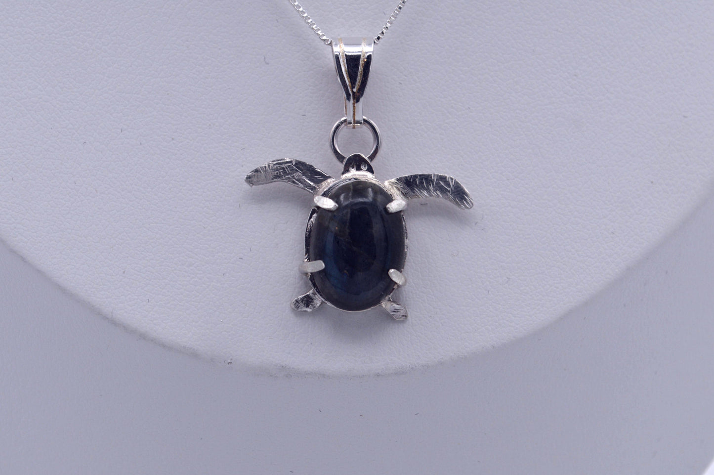Labradorite Turtle pendant