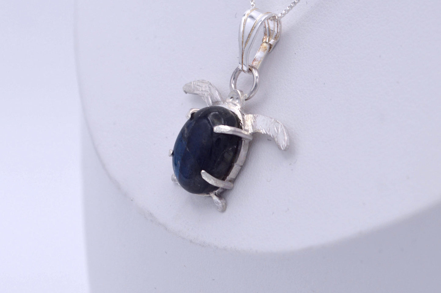 Labradorite Turtle pendant