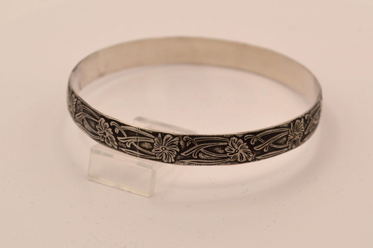 Floral Bangle Bracelet